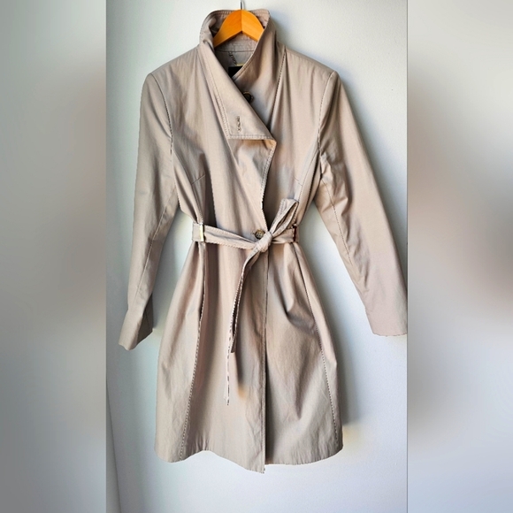 Ivanka Trump Beige Taupe Neutral Trench Coat Stand Collar Metal Loops Size L - Picture 2 of 9